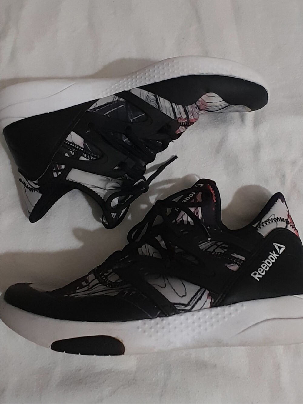 Reebok Men’s Black & White Graphic Athletic Sneakers